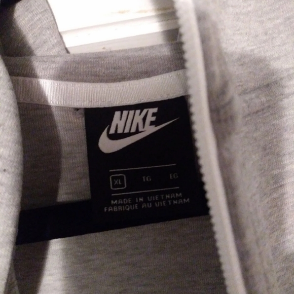 Nike jacket - Picture 4 of 5